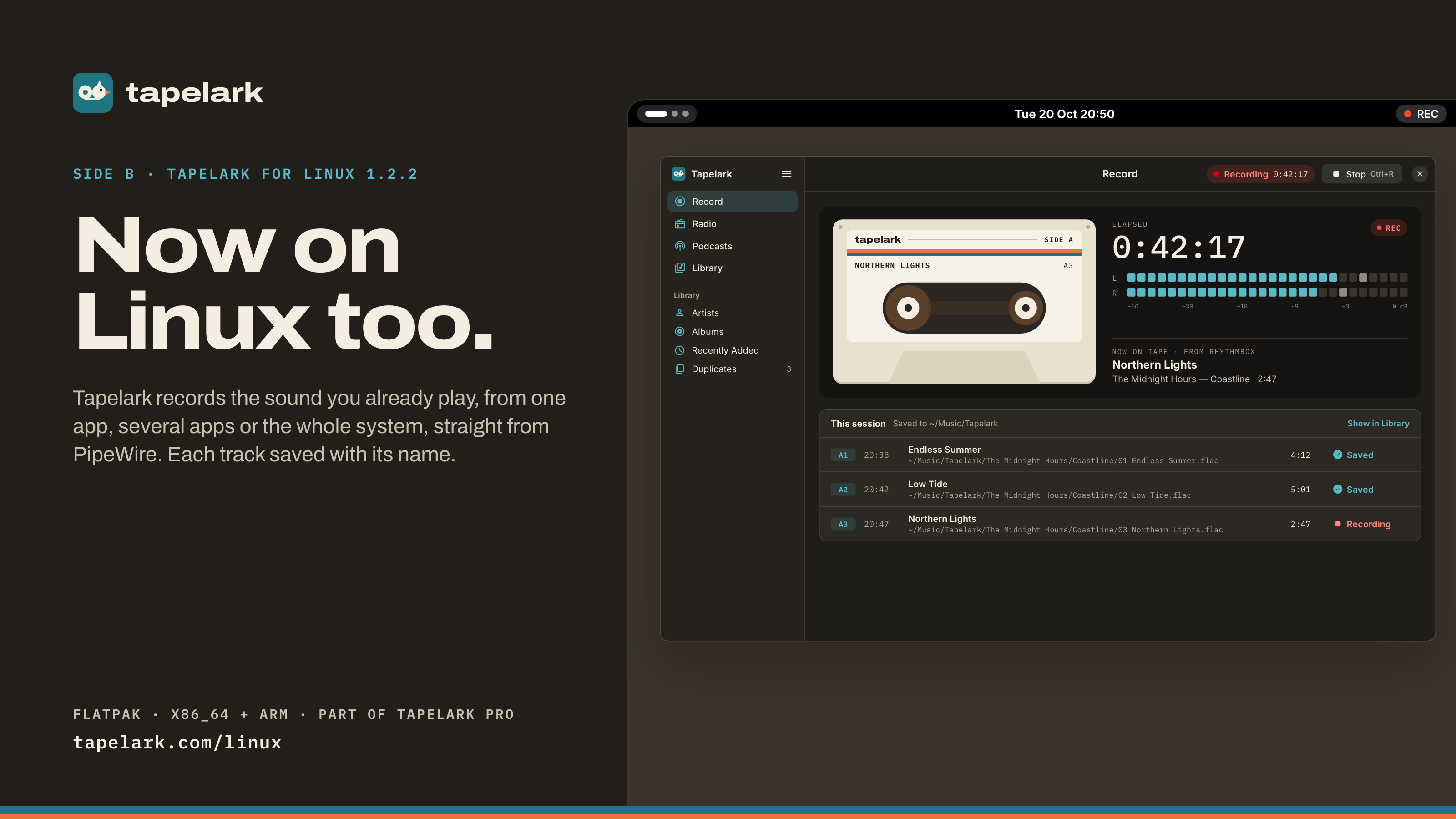 „Now on Linux too.” obok okna Tapelark na pulpicie Linuksa, w trakcie nagrywania, na ciemnym tle